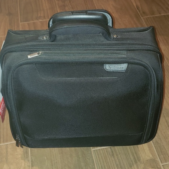 brookstone roller bag